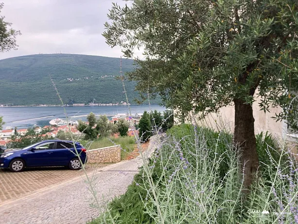 Modern Two-Bedroom Apartment by the Sea